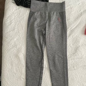 Gymshark Flex High Waisted Leggind in Charcoal Marl/Pink